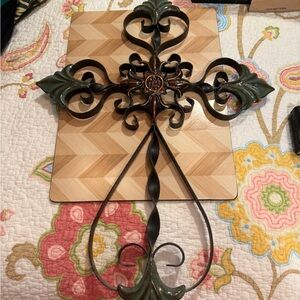 Elegant Black and Green Wall Cross Decor